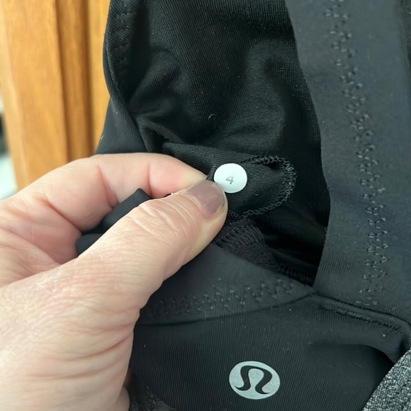 LULULEMON Tank Top BACK ON TRACK RUNNING LAYERED BUILT IN BRA black grey sz 4 - Picture 2 of 7